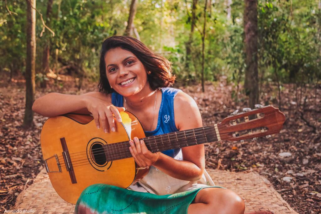 Serenata digital ganha espaço na voz da cantora Rejane Ribeiro em Areia
