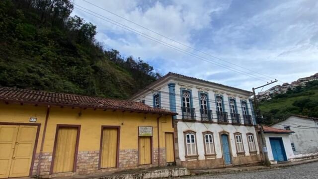 Fachada do casarão Solar Baeta Neves, destruído por deslizamento de terra em Ouro Preto — Foto: Arquivo pessoal