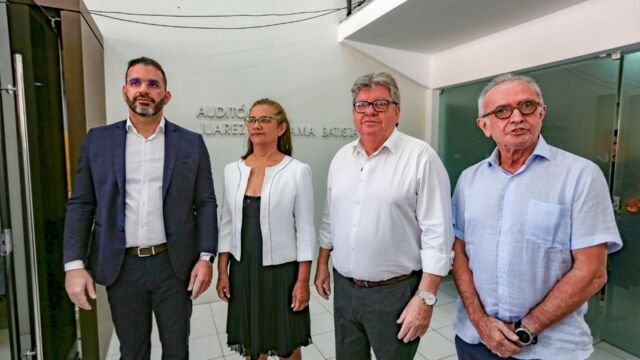 Foto: DGCOM IFPB / Pablo França Diretor-presidente da Companhia de Desenvolvimento da Paraíba (Cinep), Rômulo Polari Filho, reitora do IFPB, Mary Roberta Marinho, governador da Paraíba João Azevedo e o prefeito de João Pessoa Cícero Lucena - Foto: Pablo França/Divulgação